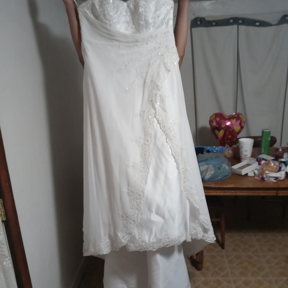 700 - Picture 2 of 2